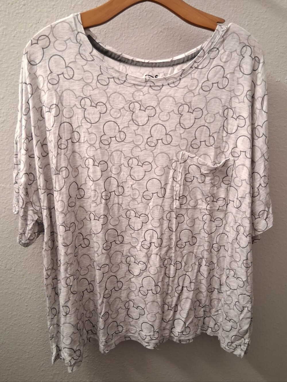 Disney T Shirt Very Thin Light Weight XL Mickey Mouse